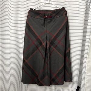 Elegant Plaid A-Line Skirt in Black and Red